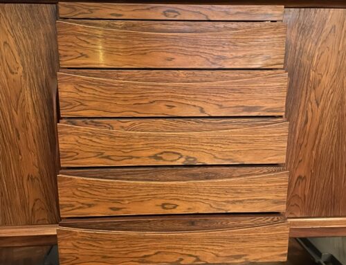 Restauratie jaren 60 dressoir “Sibast”